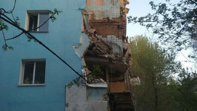 В Саратове обрушилась часть жилой пятиэтажки