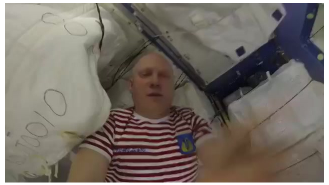 Экскурсия по "задворкам" МКС: Олег Артемьев показал помещения орбитальной станции