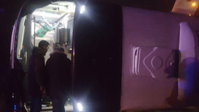 Рейсовый автобус "Саратов -Ростов" опрокинулся в кювет: 4 человека погибли, 13 пострадали