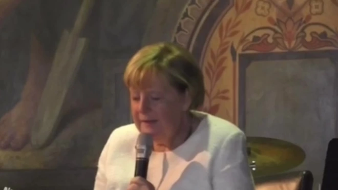 Меркель считает, что в будущем Россия должна быть частью архитектуры безопасности Европы
