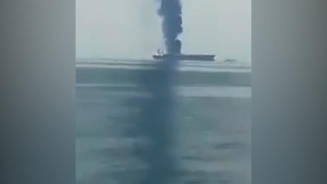 В МЧС рассказали о спасательной операции после взрыва на танкере 