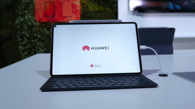 Huawei представила планшет MatePad Pro с беспроводной зарядкой