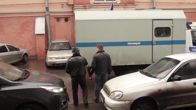 Полиция начала масштабные обыски в Кировском районе у подозреваемых в насилии над детьми