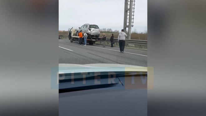 Видео: фургон устроил массовое ДТП на КАД