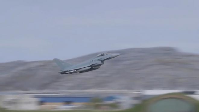 Минобороны РФ: самолеты НАТО регулярно репетируют нанесение ударов по России 