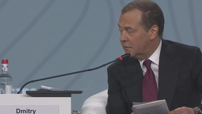 Медведев поддержал идею о создании "антисанкционного клуба" стран