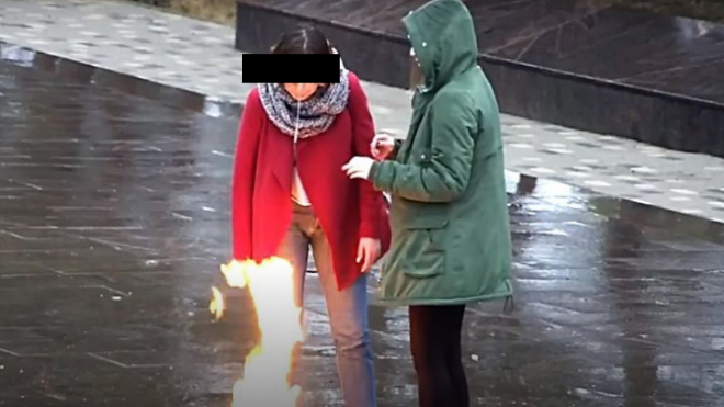В Краснодарском крае две школьницы заплевали Вечный огонь