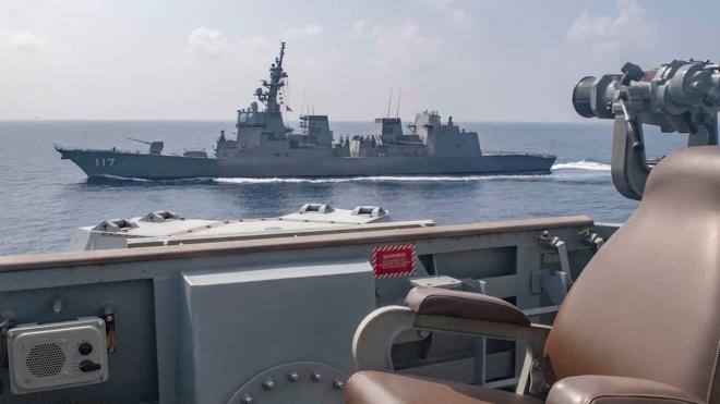 Военные КНР выдворили эсминец США из своих территориальных вод