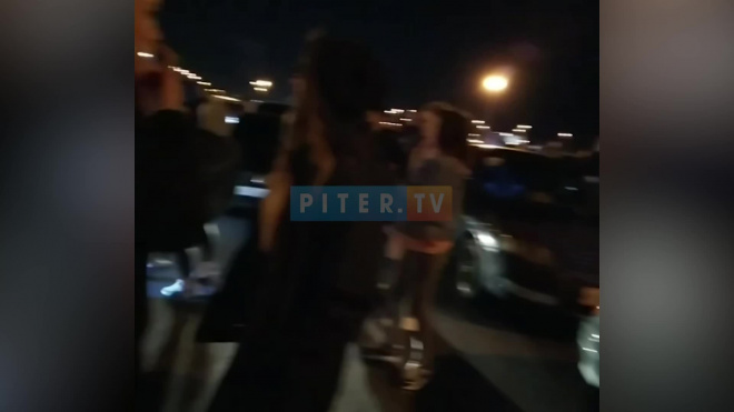 Власти Петербурга изучат видеоролики о вечеринке на Крестовском острове
