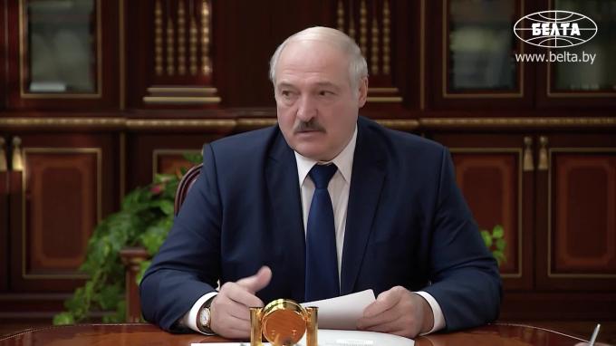 Лукашенко одобрил план применения региональной группировки войск Белоруссии и России