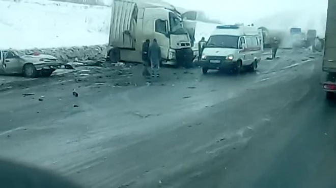 В Самарской области в жутком ДТП погибли 3 человека, в том числе ребенок