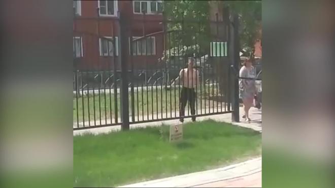 Росгвардия задержала двух мужчин, один из которых угрожал ученикам школы в Екатеринбурге