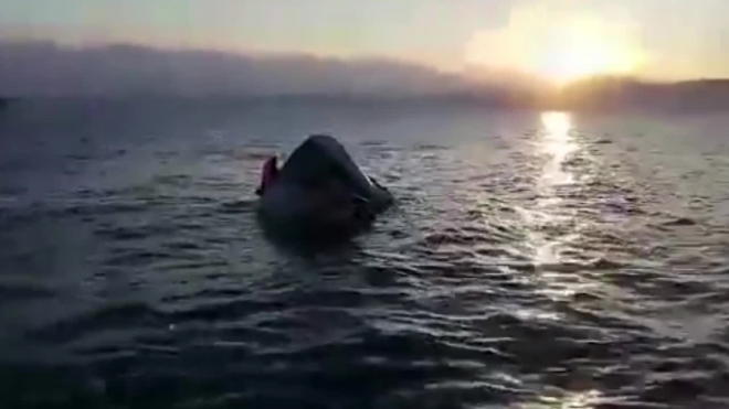 Легкомоторный самолет рухнул в Байкал и затонул