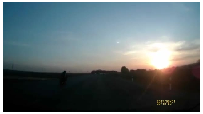 Момент смертельного столкновения мотоциклистов и легковых авто под Ульяновском попал на видео