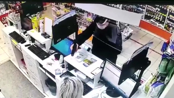 В разбойном нападении на петербургскую аптеку подозревается сотрудник ОВД