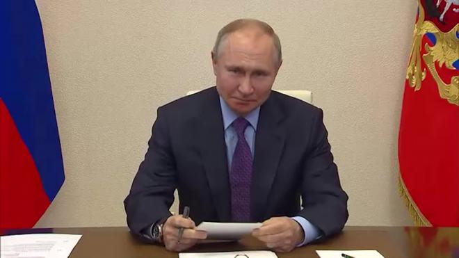 Путин в шутку поинтересовался у министров, все ли здоровы после крещенских купаний 