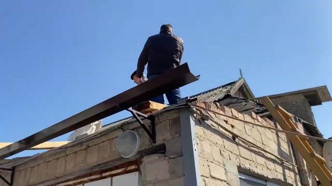 В результате украинского обстрела в Донецке поврежден жилой дом