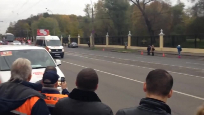 То потухнет, то погаснет: в Москве не желает гореть Олимпийский огонь