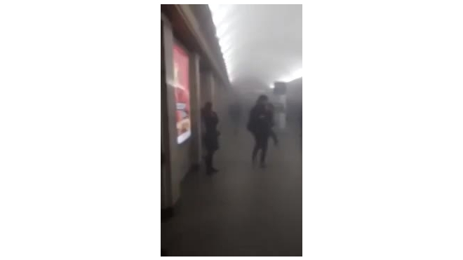 СМИ: в момент взрыва в метро террористу-смертнику могло оторвать голову