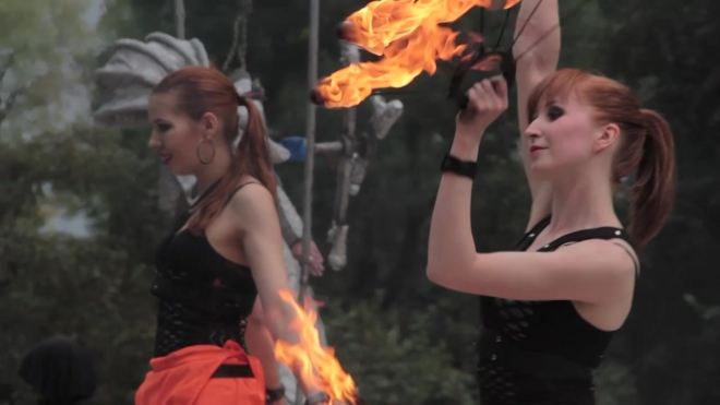 Укротители огня показали фееричное шоу на Горьковской 