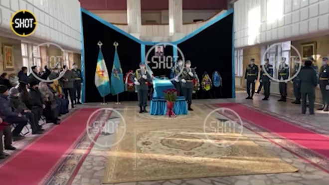 В Алма-Ате прошла церемония прощания с погибшим во время беспорядков подполковником ВДВ