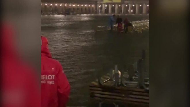 Видео: площадь Святого Марка в Венеции полностью ушла под воду