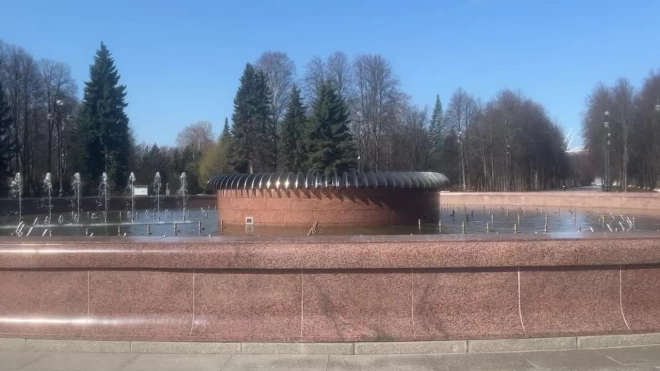 Сезон фонтанов начался в Петербурге