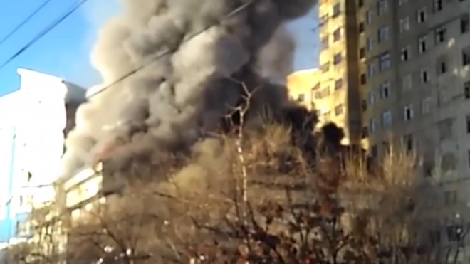Появилось шокирующее видео страшного пожара на юге Бишкека