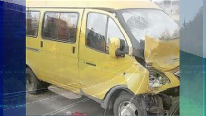 Трое погибших в ДТП в Ленобласти: грузовая «Газель» на встречке врезалась в микроавтобус
