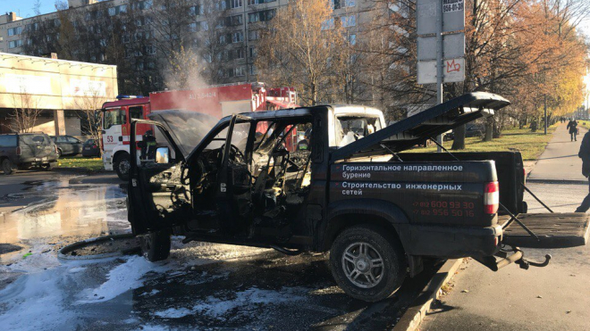 Видео: На Байконурской полностью сгорел автомобиль