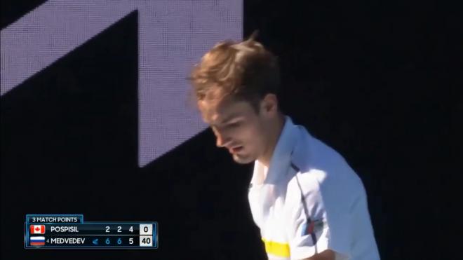 Даниил Медведев победил в матче первого круга Australian Open