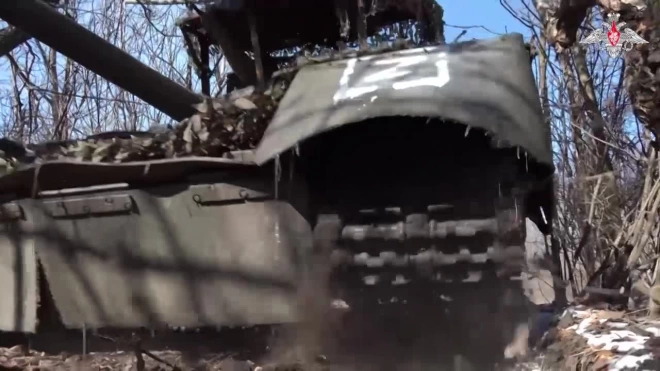 Минобороны показало кадры боевой работы экипажей Т-80БВ