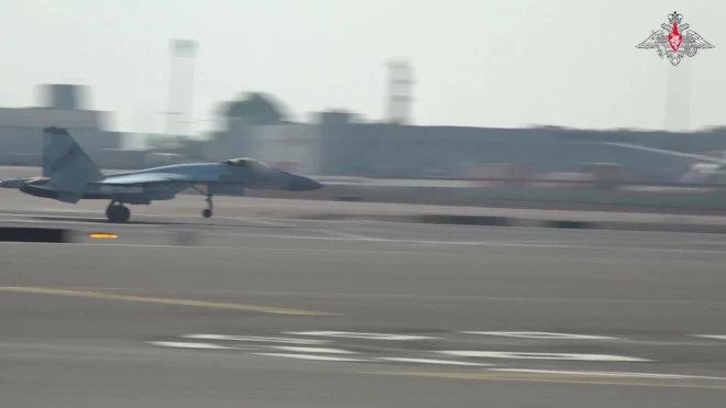 Песков: истребители Су-35С сопровождали Путина при перелете в Абу-Даби