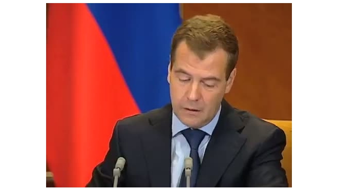 Медведев поздравил сотрудников МВД с профессиональным праздником