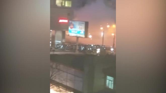 Жителям Фрунзенского района вернули отопление и горячую воду после прорыва трубы