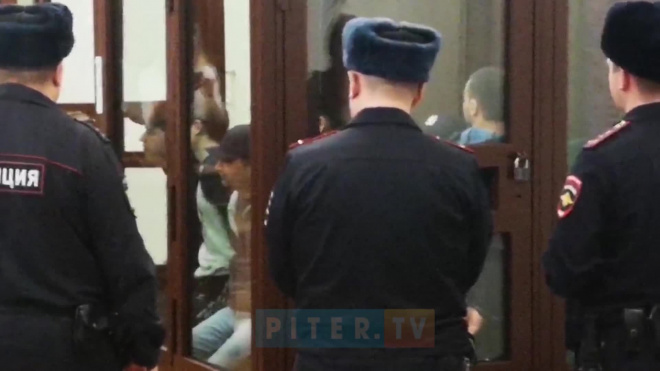 Обвиняемых в теракте в петербургском метро привезли в суд