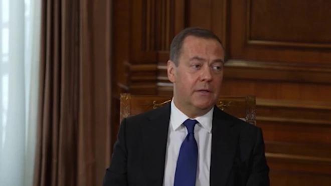 Медведев: улучшение отношений между Россией и США в ближайшие десятилетия невозможно