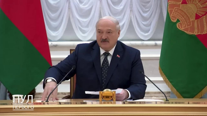 Лукашенко заявил, что Запад зацепился за Украину, чтобы подмять Россию