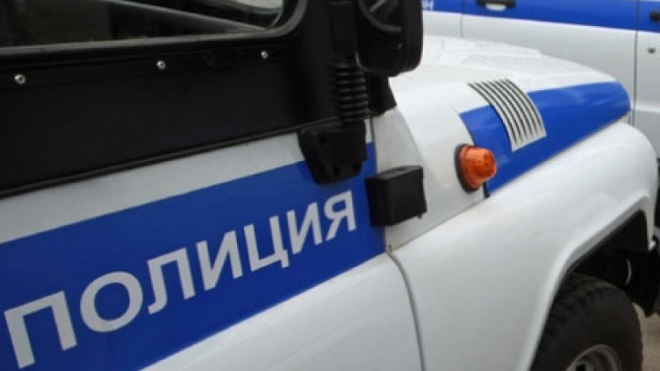 В Петербурге труп 4 часа пролежал у входа в ТЦ и пугал посетителей 
