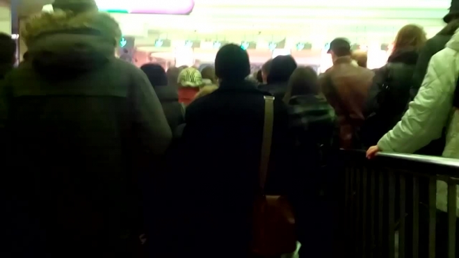 На "Комендантском проспекте" у пассажира метро отобрали гранату и патроны
