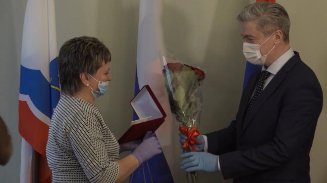 Три семьи из Выборгского района получили награду "Слава матери"