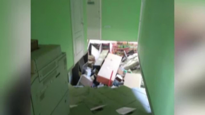 Видео из Кургана: Второй этаж здания обрушился в торговый зал "Магнита"