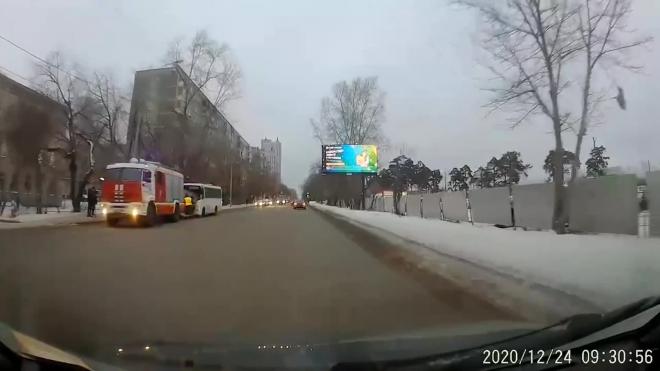 В Екатеринбурге 12 человек пострадали в ДТП с автобусом и грузовиком