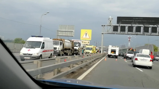 В Москве на Новолужнецком проезде столкнулись пять автомобилей