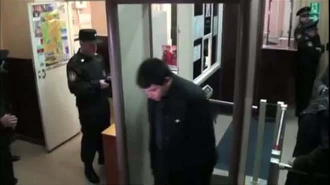 В Пушкинском суде обвиняемый пытался бежать. Учения судебных приставов 