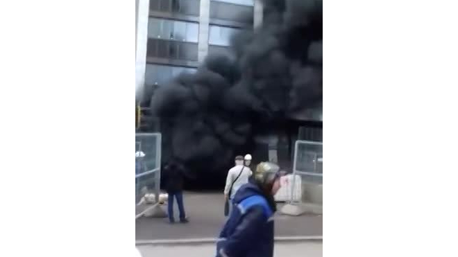 На улице Костюшко подземный паркинг охватил огонь 