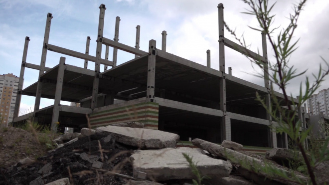 В Приморском районе приостановлено строительство школы