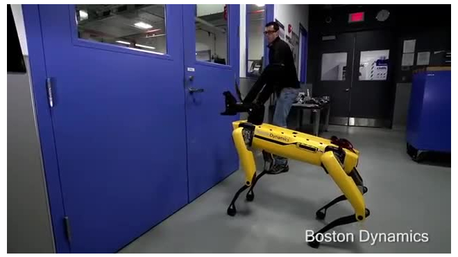 Возмутительное видео: В BostonDynamics "издеваются" над роботом - собакой
