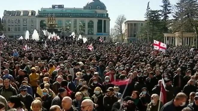 В Грузии участники митинга потребовали отставки министра экономики