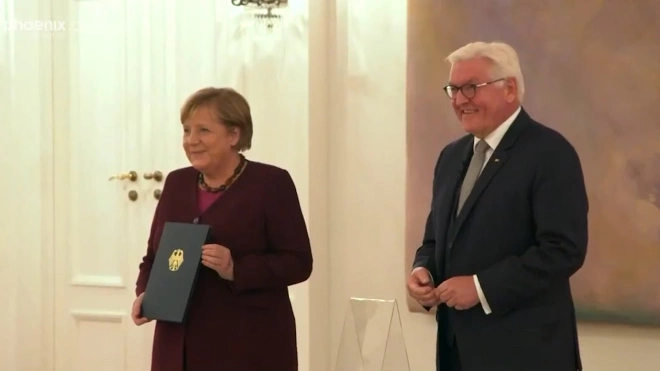 Президент Германии вручил Меркель уведомление об окончании ее полномочий